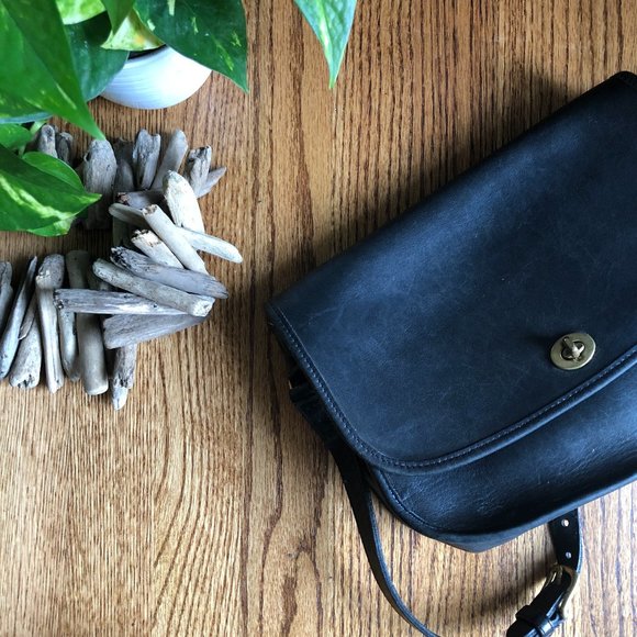 VTG Black Leather Coach Crossbody Bag